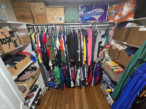 Walk In Closets — 1018 Albany Street, Indianapolis, IN