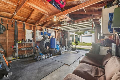 Garage at 1018 Albany Street, Indianapolis, IN