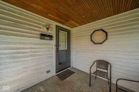 Foyer at 1310 W 13th Street, Anderson, IN