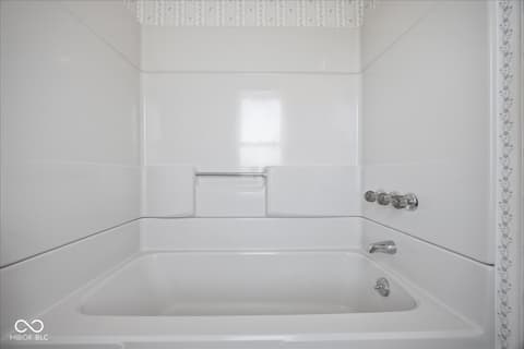 Bathroom at 3643 W 600 S, Shelbyville, IN