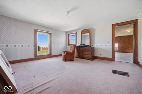 Sitting Room — 3643 W 600 S, Shelbyville, IN