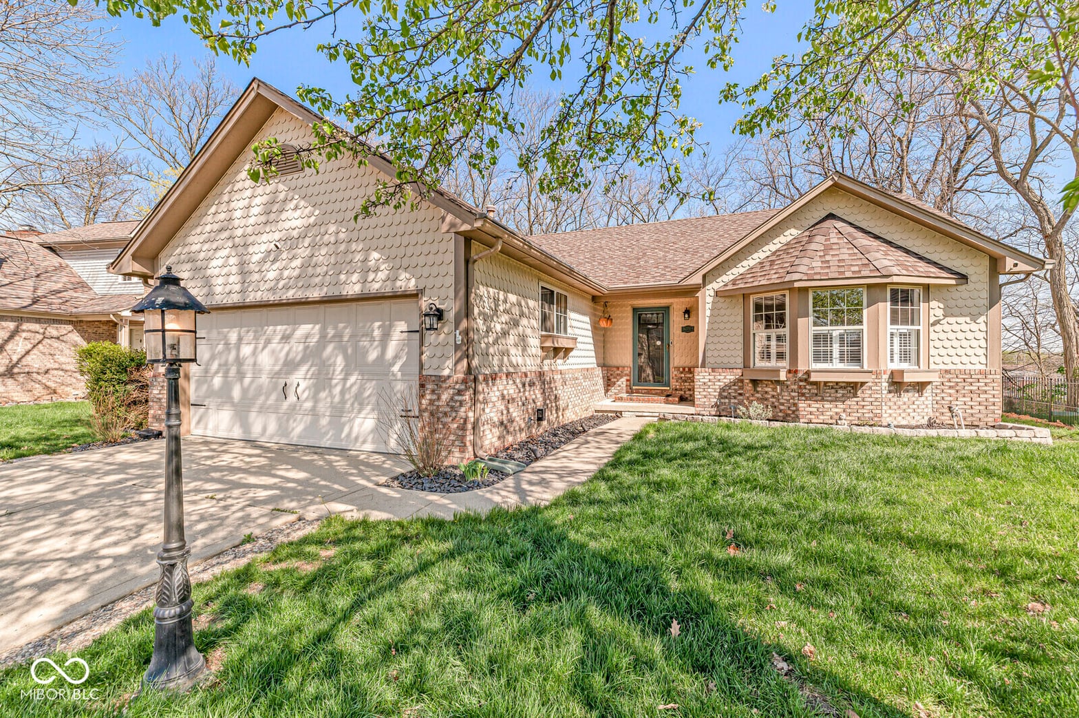 Photo of 855 Pioneer Woods Drive, Indianapolis, IN
