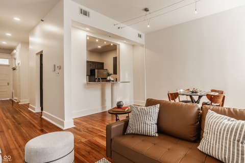 Photo of 425 Massachusetts Avenue, Indianapolis, IN