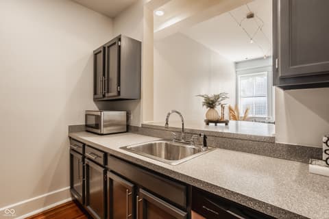 Photo of 425 Massachusetts Avenue, Indianapolis, IN