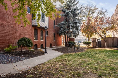 Photo of 425 Massachusetts Avenue, Indianapolis, IN