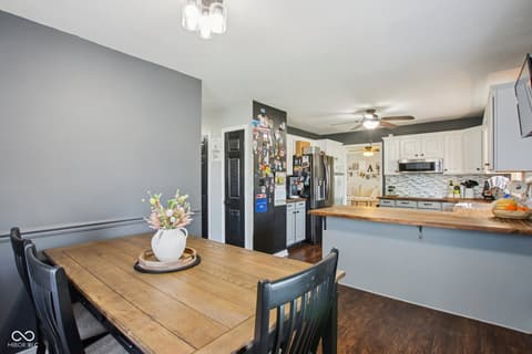 Photo of 1694 Williamsburg Lane, Franklin, IN