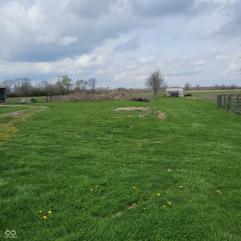 Yard at 7960 W 800 N, Fairland, IN