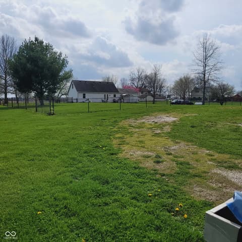 Yard at 7960 W 800 N, Fairland, IN
