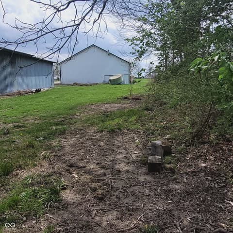 Yard at 7960 W 800 N, Fairland, IN