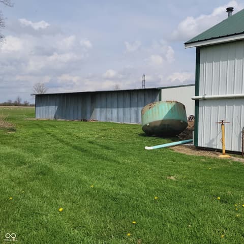 Backyard at 7960 W 800 N, Fairland, IN