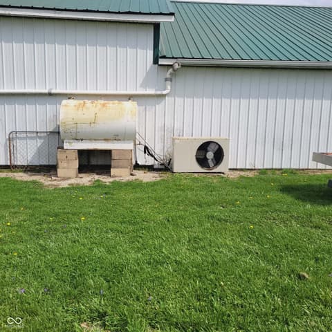 Backyard at 7960 W 800 N, Fairland, IN