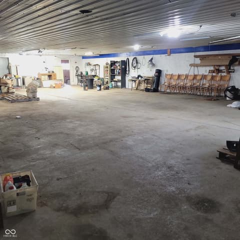 Out Buildings — 7960 W 800 N, Fairland, IN