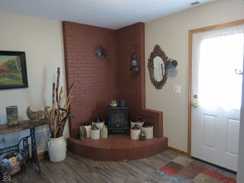 Foyer at 8272 S 250 W, Trafalgar, IN