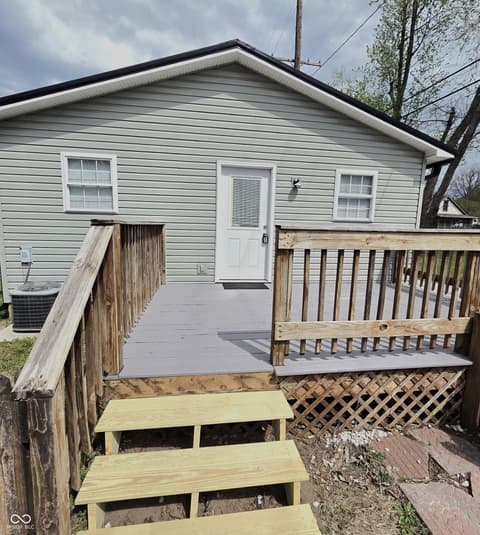 Photo of 739 E Pike Street, Martinsville, IN