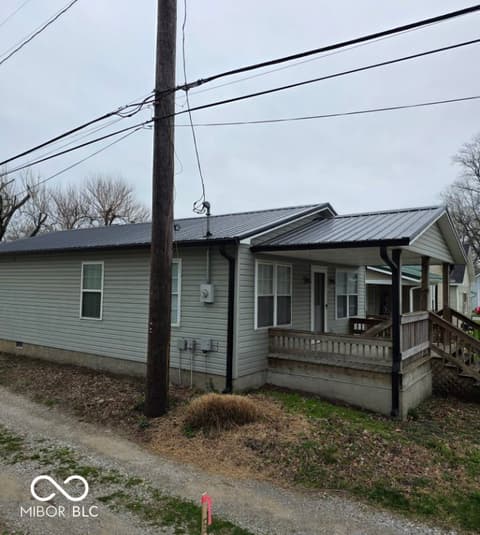 Photo of 739 E Pike Street, Martinsville, IN