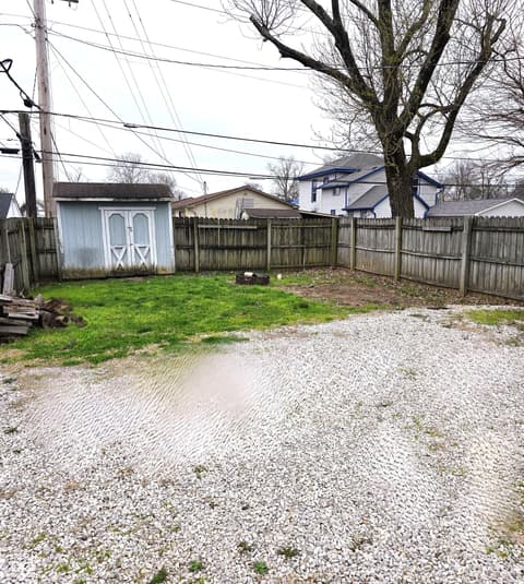 Photo of 739 E Pike Street, Martinsville, IN