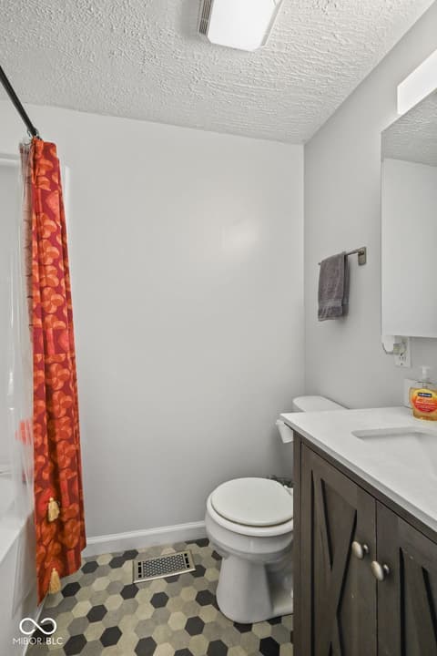 Photo of 1051 Elm Street, Greenwood, IN