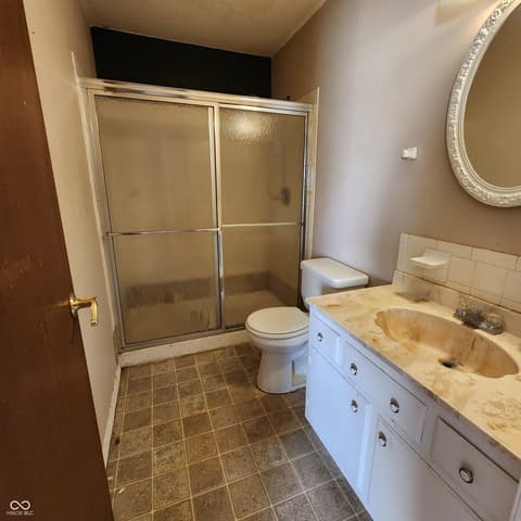 Primary bathroom at 1622 Queensbridge Square, Indianapolis, IN