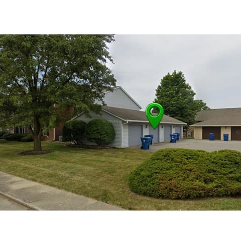 Front exterior at 1622 Queensbridge Square, Indianapolis, IN