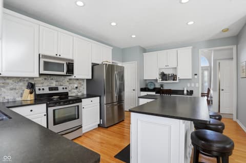 Photo of 7732 Prairie View Drive, Indianapolis, IN