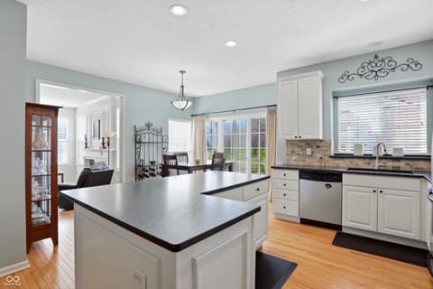 Photo of 7732 Prairie View Drive, Indianapolis, IN