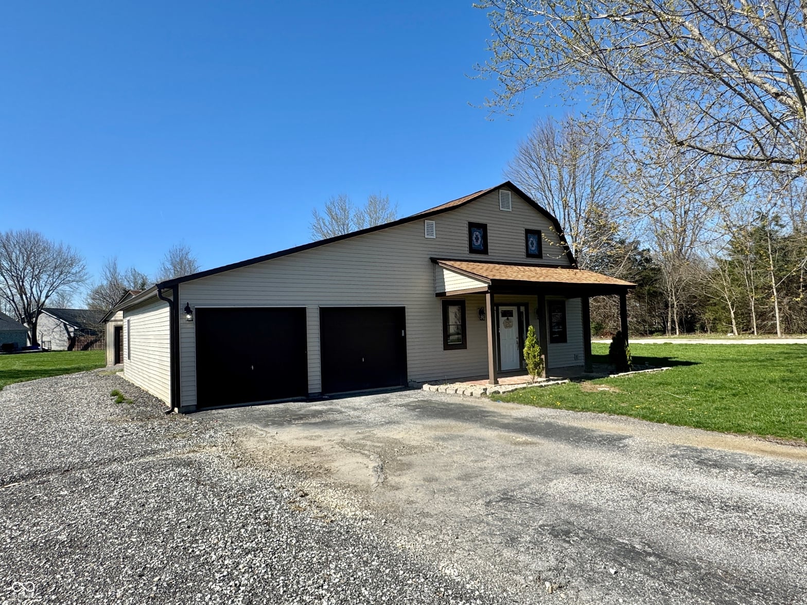 Front exterior at 112 Lincoln Hills, Coatesville, IN