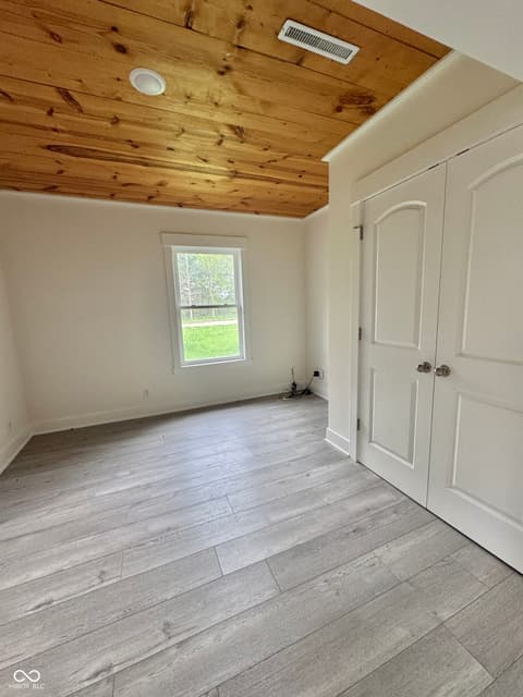 Bonus room at 112 Lincoln Hills, Coatesville, IN