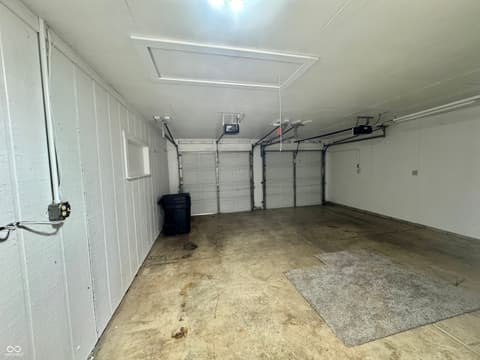 Garage at 112 Lincoln Hills, Coatesville, IN