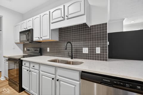 Photo of 2305 Colfax Lane, Indianapolis, IN