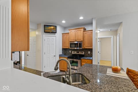 Photo of 5312 Brooks Bend, Greenwood, IN
