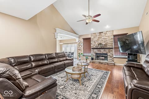 Photo of 979 Glenmore Trail, Brownsburg, IN