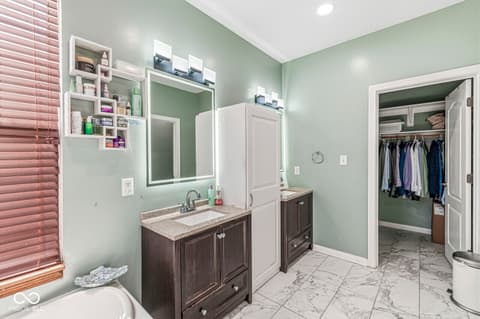 Photo of 979 Glenmore Trail, Brownsburg, IN