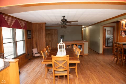 Dining room at 501 S Us Highway 41, Williamsport, IN