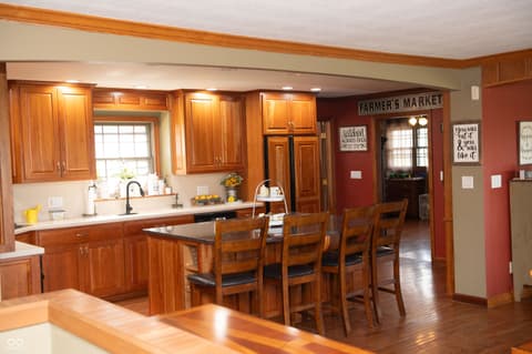 Kitchen at 501 S Us Highway 41, Williamsport, IN