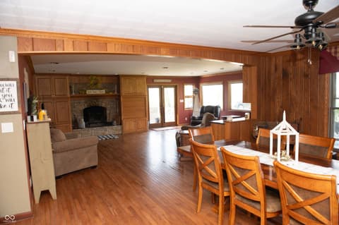Dining room at 501 S Us Highway 41, Williamsport, IN