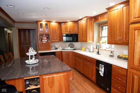 Kitchen at 501 S Us Highway 41, Williamsport, IN