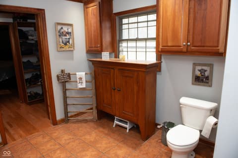 Bathroom at 501 S Us Highway 41, Williamsport, IN