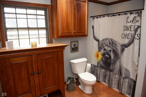 Bathroom at 501 S Us Highway 41, Williamsport, IN