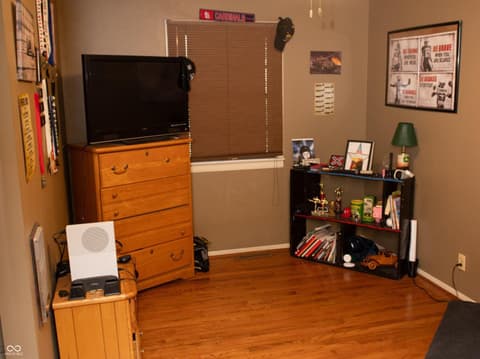 Bedroom at 501 S Us Highway 41, Williamsport, IN