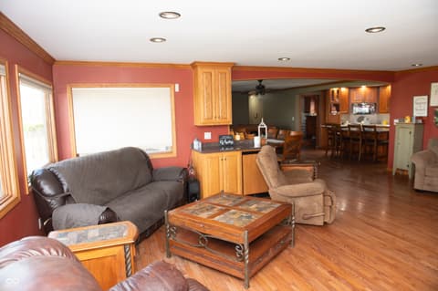 Living room at 501 S Us Highway 41, Williamsport, IN