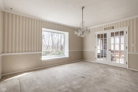 Dining room at 5510 W Bethel Avenue, Muncie, IN