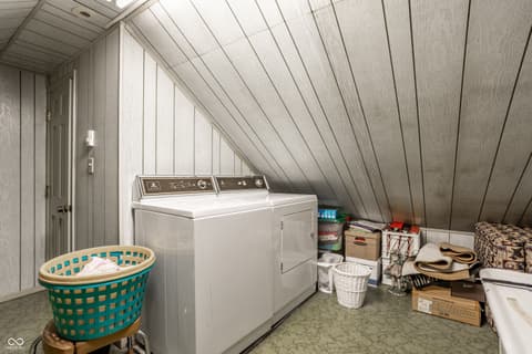 Laundry room at 5510 W Bethel Avenue, Muncie, IN