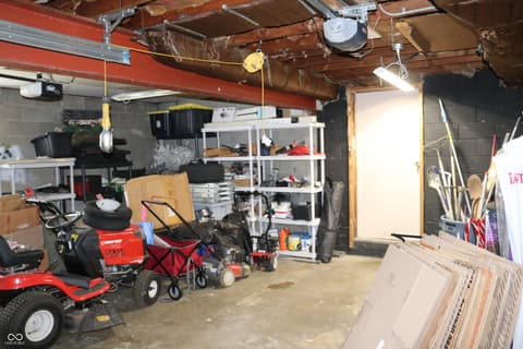 Garage at 1266 N Morgantown Road, Greenwood, IN