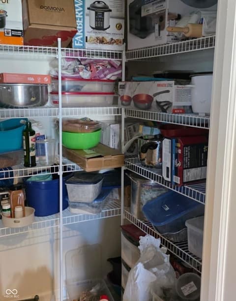 Pantry — 6951 Sonora Boulevard, Brownsburg, IN