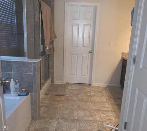 Primary bathroom at 6951 Sonora Boulevard, Brownsburg, IN