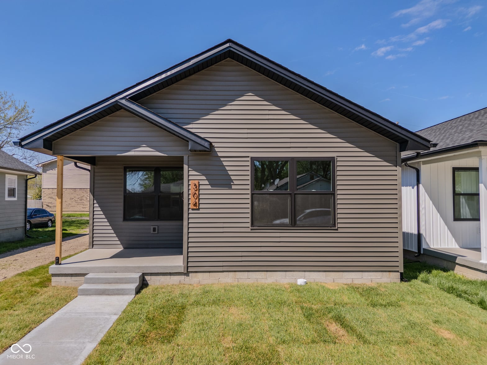 Front exterior at 304 Highlawn Avenue, Seymour, IN