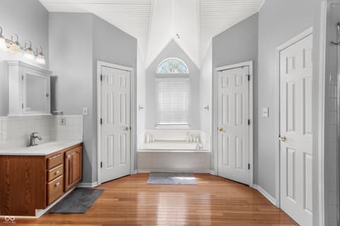 Photo of 8754 Nora Woods Drive, Indianapolis, IN