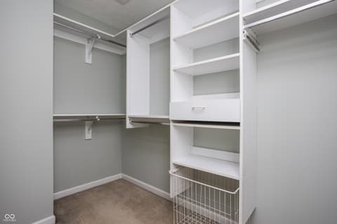 Walk In Closets — 7820 Highland Park Drive, Brownsburg, IN