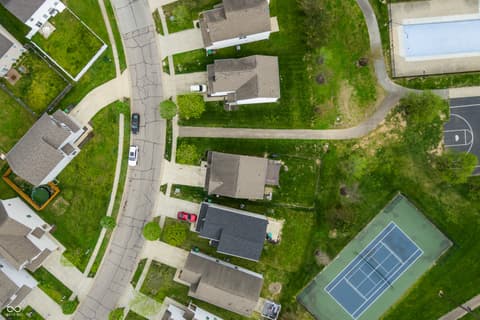 Aerial view at 2263 Shadow Bend Drive, Columbus, IN