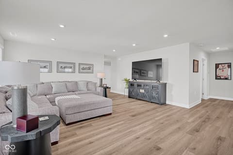Photo of 959 Independence Drive, Edinburgh, IN